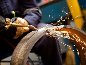 Услуги резчика Газовая резка демонтаж