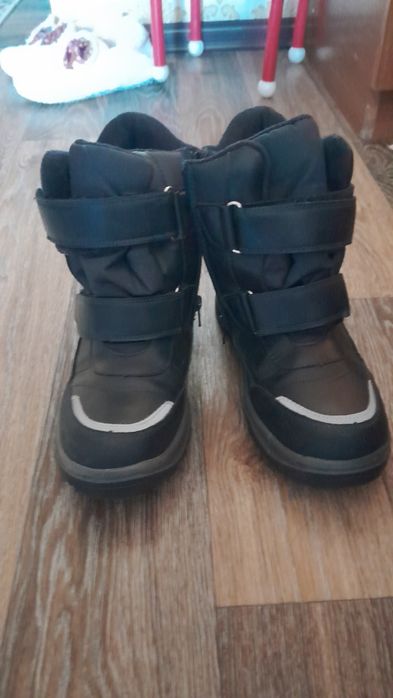 Продам ботинки зимние 37 размер