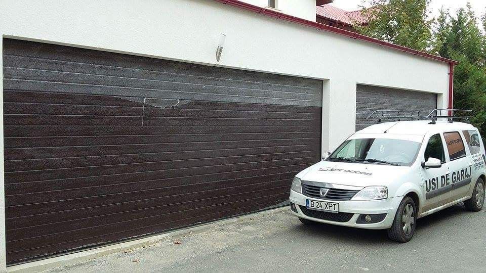 Usa de garaj 3000/2000 izolata cu automatizare, transport si montaj