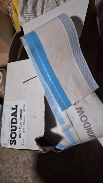 Soudal лента за прозорци и силикон