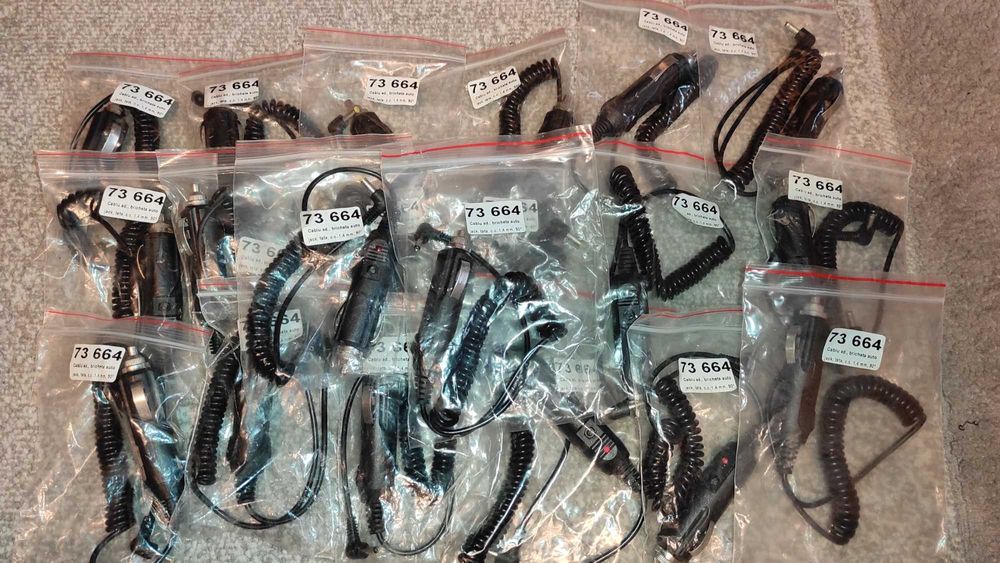 Diferite cabluri USB, mini+micro+iPhone, cablu adaptor bricheta auto