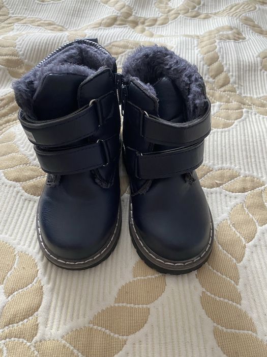 Продам детские сапоги