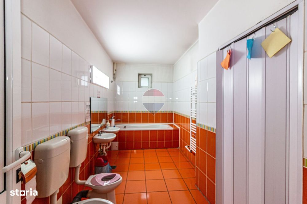 Vila 336 mp 7 camere - locuință, grădiniță, clinică - Drumul Taberei