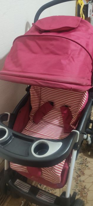 Продаю очень прочную импортную коляску очень удобную