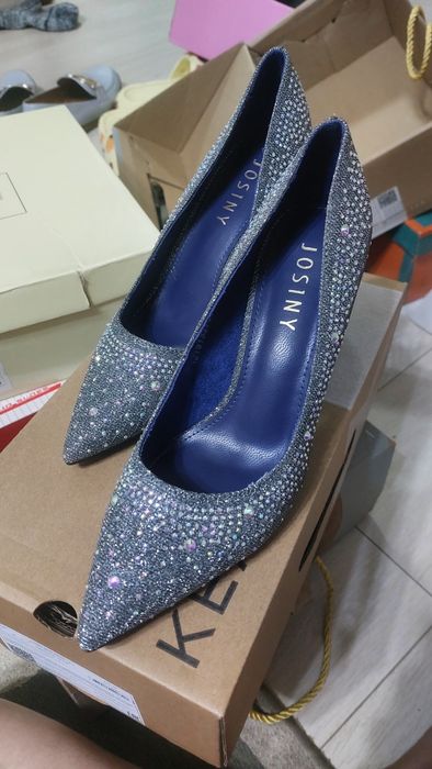 Туфли со стразами