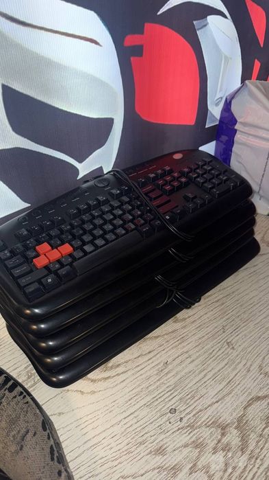 X7 klaviatura sotiladi 10ta