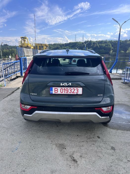 Vand Kia Niro PHEV 2024 nivel echipare Premium business