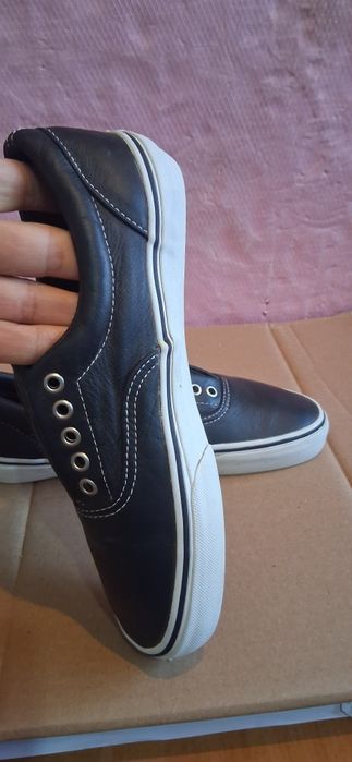 Teniși din piele Vans mărimea 40,5