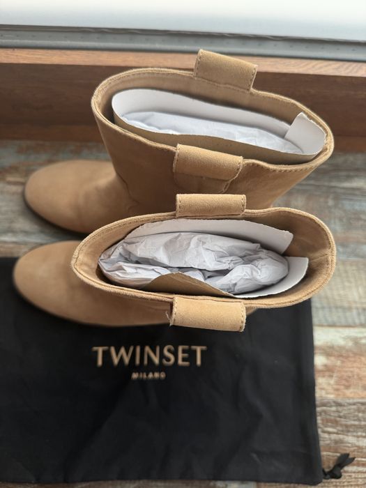 Twinset боти 38 в приятен бежов нюанс, подходящи изключително за сезон
