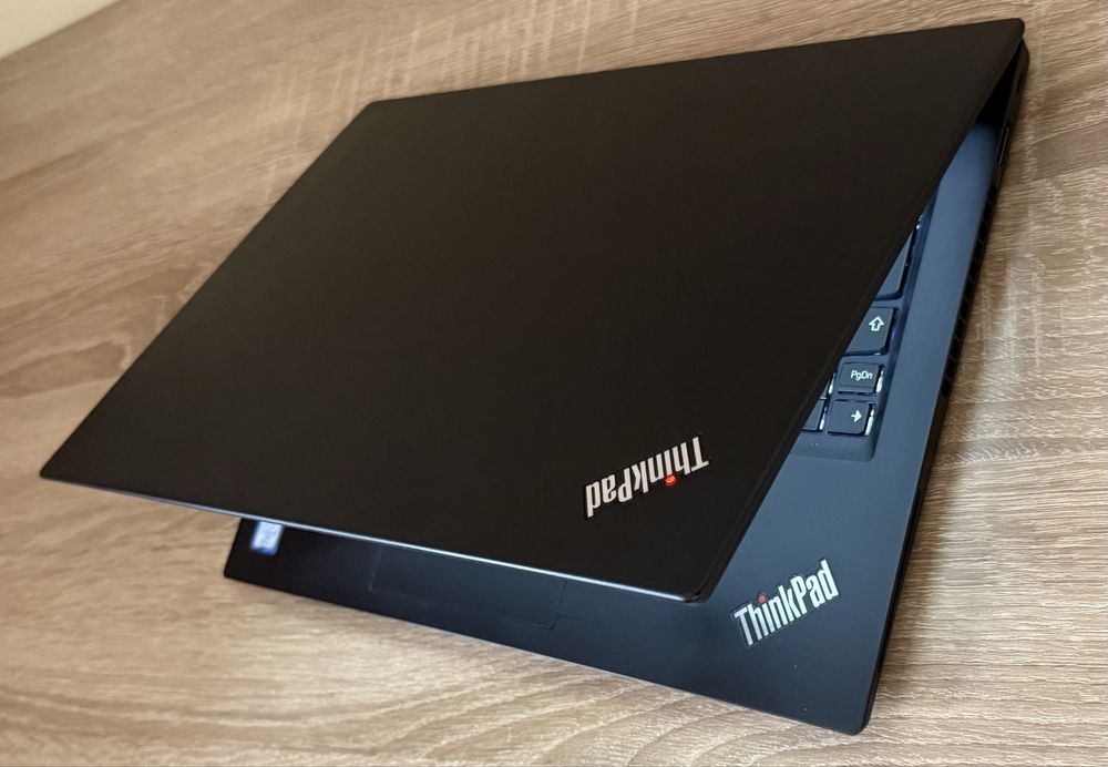 Lenovo Thinkpad T490s i5 256GB 8GB - CA NOU - Portabil ! Slim !