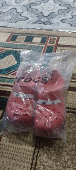 Продам кроксы макуин размер 42