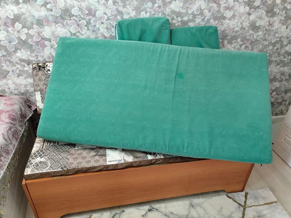 Продам диван кровать ЖК Шыгыс