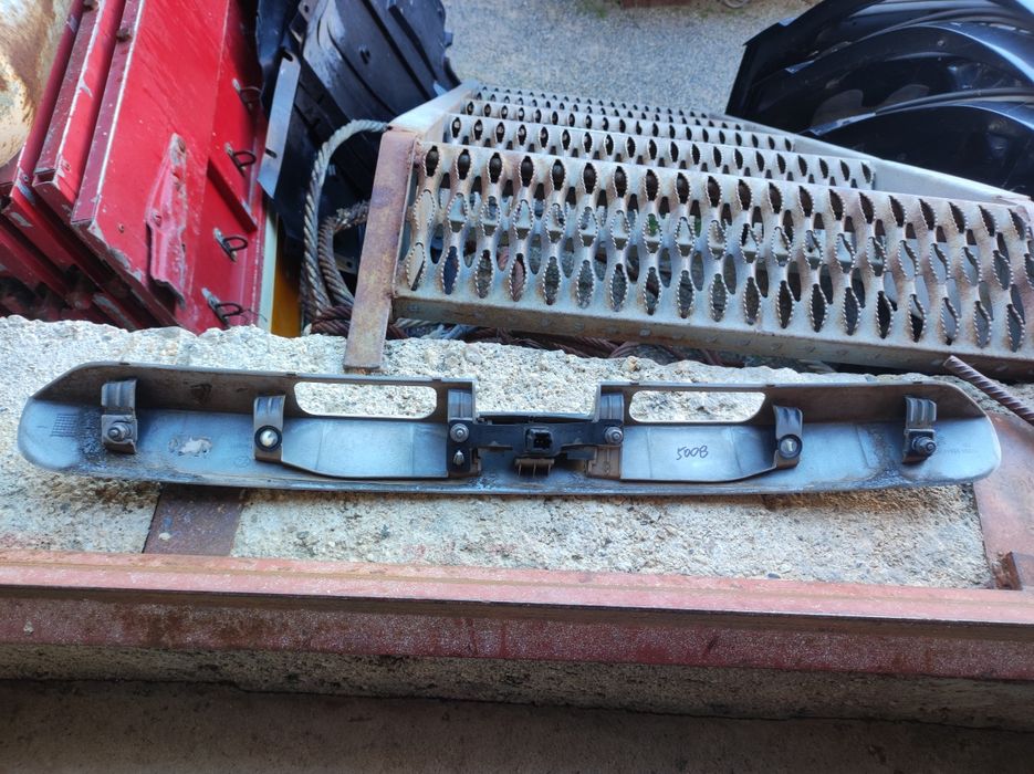 Лайсна заден капак за Пежо-5008