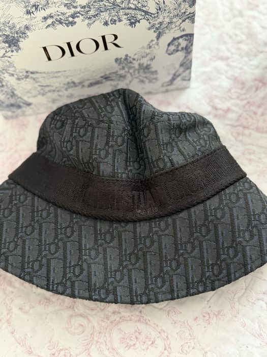 Dior D-Bobby bucket hat