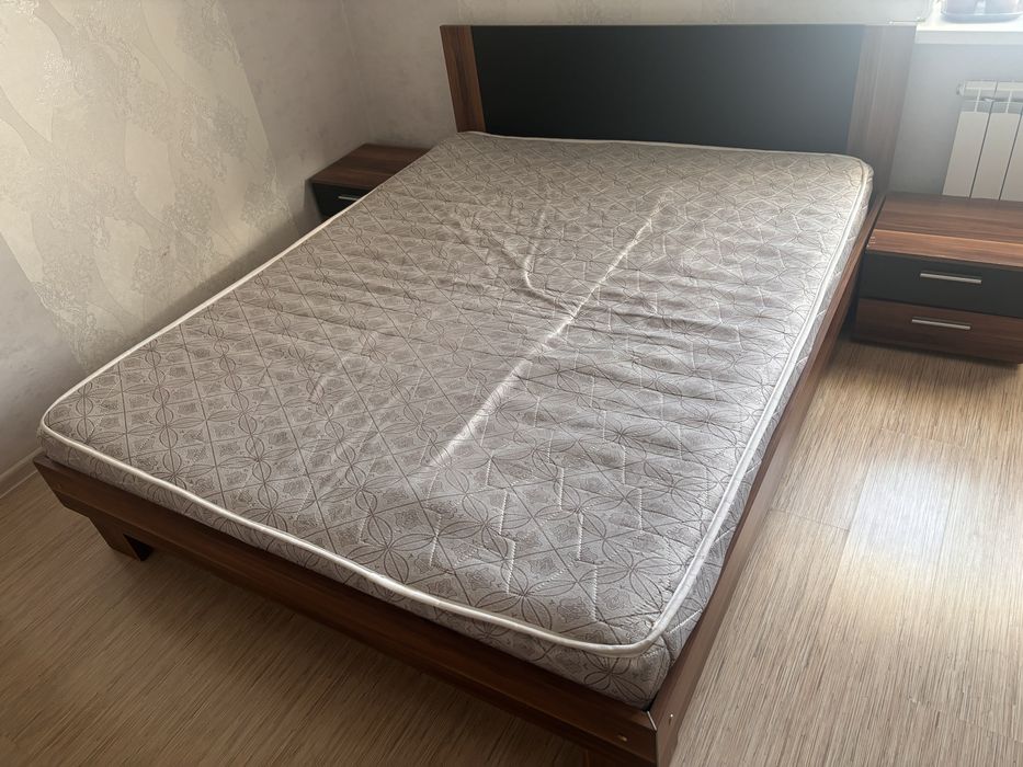 Продам спальний гарнитур