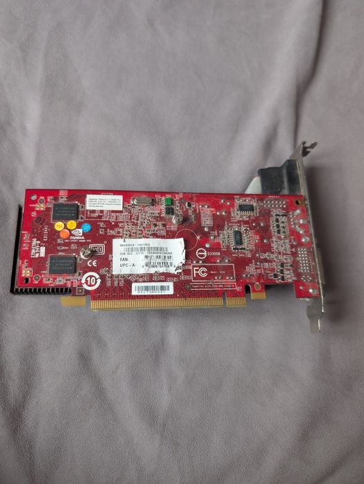 Pachet Plăci Video – Gigabyte Radeon HD 6850 1GB & MSI GeForce 8400 GS 512MB