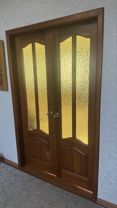 Продам межкомнатные деревянные двери