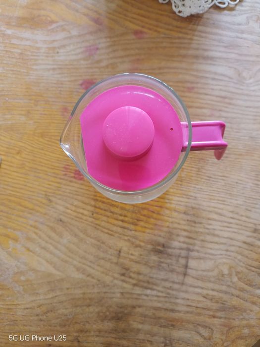 Чаши 6 бр. и  кана