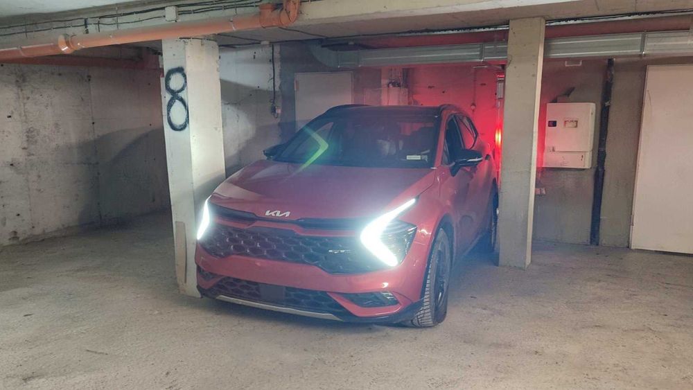 Собственик отдава под наем паркомясто в подземен паркинг в центъра на Варна