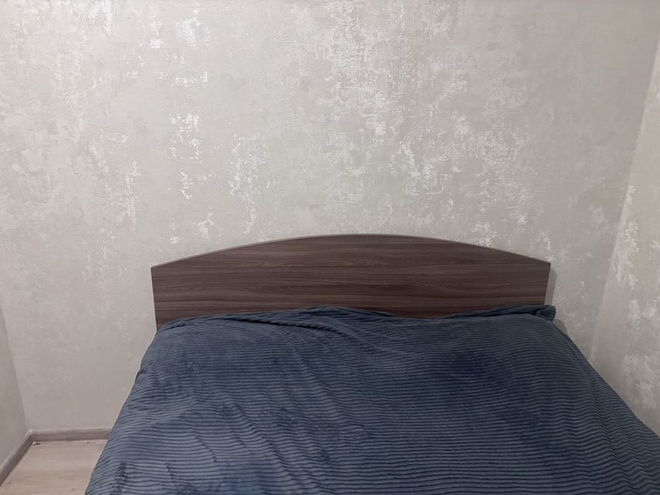 Продам полутораспальную кровать