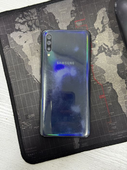 Самсунг А70 срочно продается