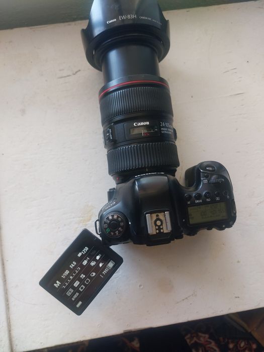 Срочно продам,500000Фотоаппарат кенон,6д,марк2