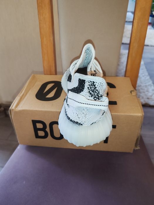 Adidas yeezy boost 350 v2 zebra