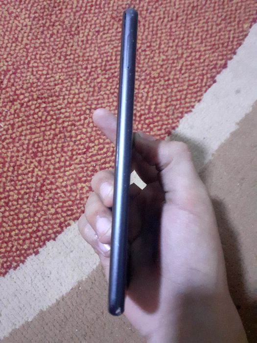 продам Huawei P30 черный экран Leica