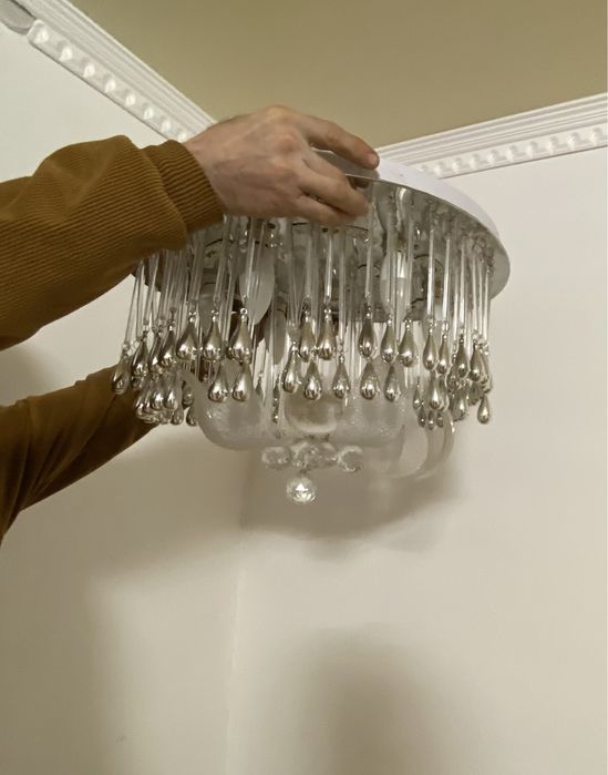 Продам  люстра .