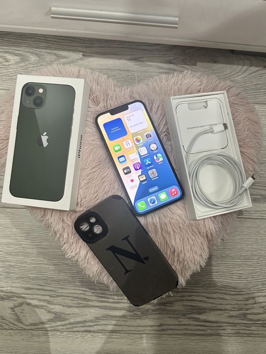 IPhone 13 128 GB Перфектен!