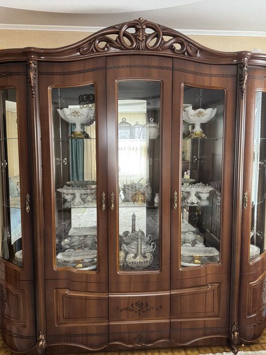 Стенка в зал и большой шкаф для одежды