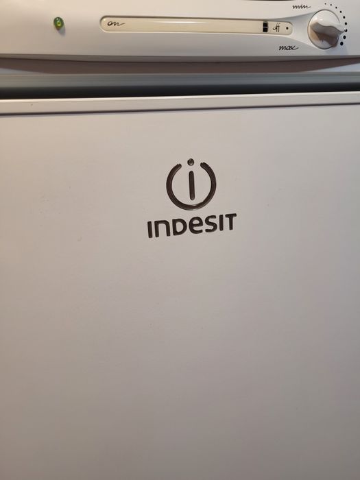 Холодильник Indesit