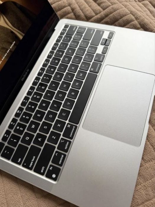 MacBook Air 13 M1 2020