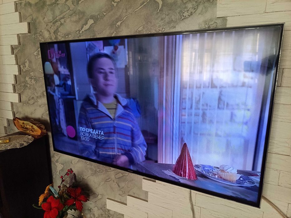 Телевизор Самсунг 55 инча