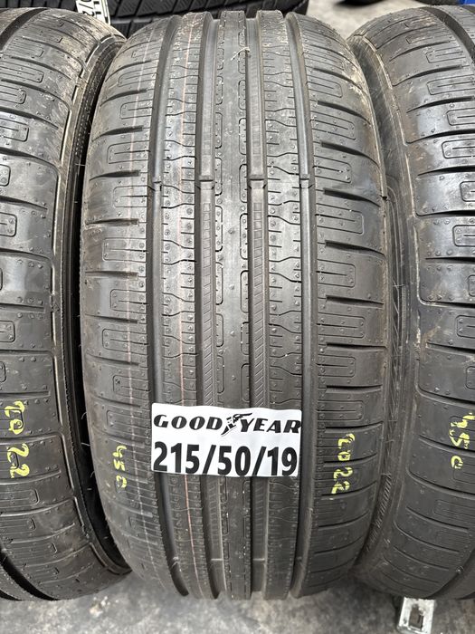 215/50/19 Good Year EfficientGrip Performance 93T