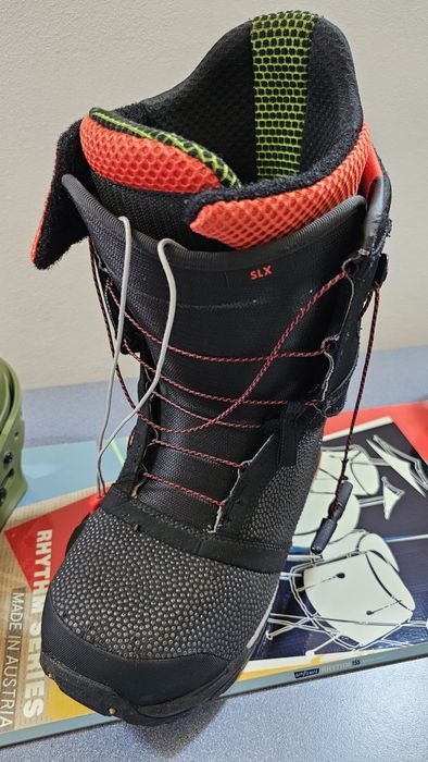 Snowboard Academy, Booti Burton SLX