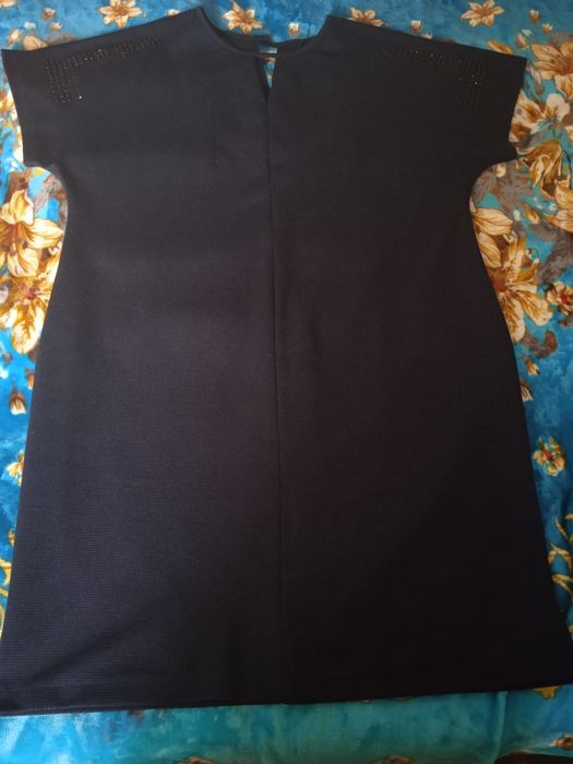 Продам женские платья