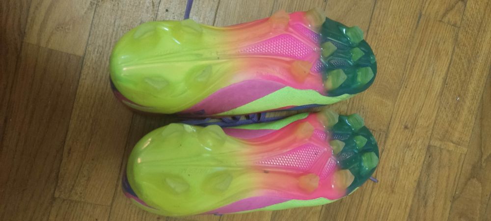 Бутсы футбольные