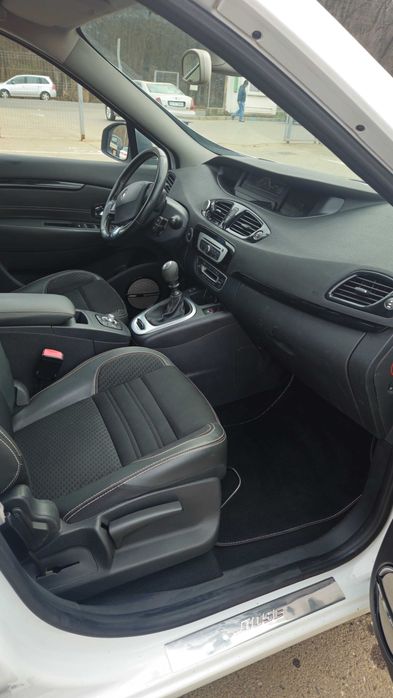 RENAULT Scenic 0 — imagine 4