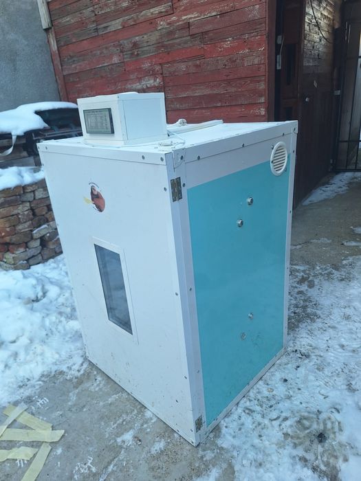 Incubator 360 de oua profesional