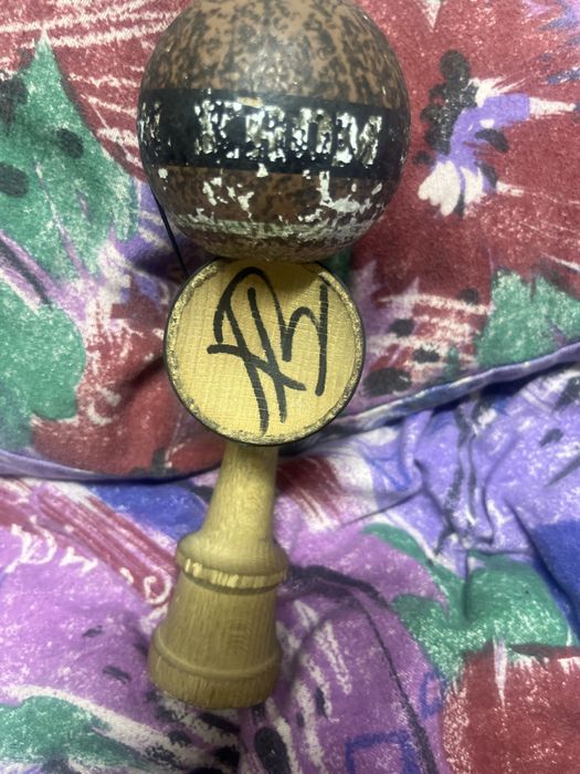 Kendama krom semnata de Xremus