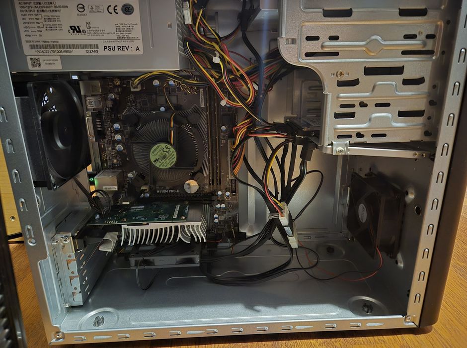 PC+Monitor Intel G3930(gen 7), 8gb ram, GT 730 2gb, SSD 256gb, PS4 pro