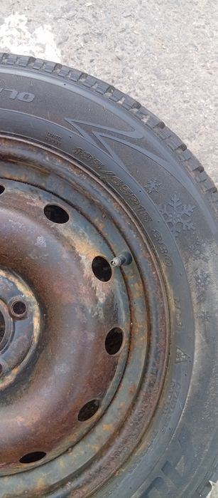 Roata cu anvelopa de iarna