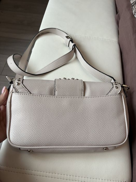 Дамска чанта Guess
