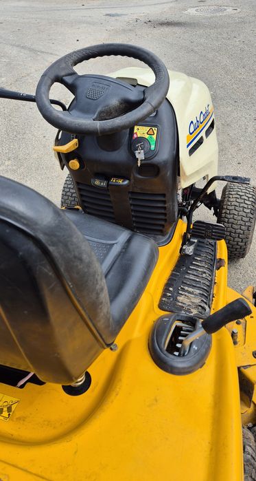 Tractoras gazon Cu Cadet 23cp