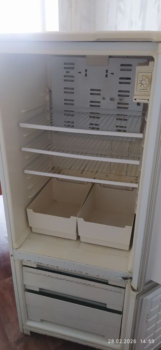 Холодильник  Бирюса