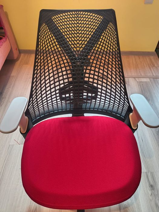 Vând scaun Herman miller sayl