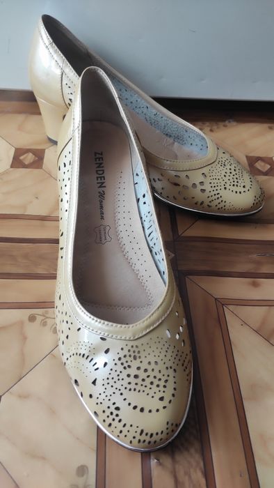 Продам женские туфли 38 р. кожаные