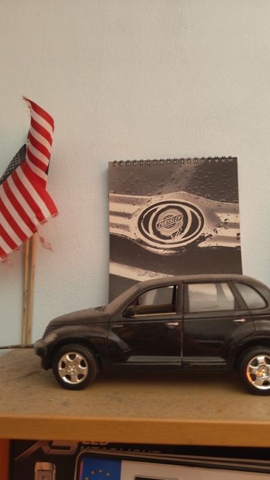 Модели колички 1:18 Chrysler Chevrolet Cadillac