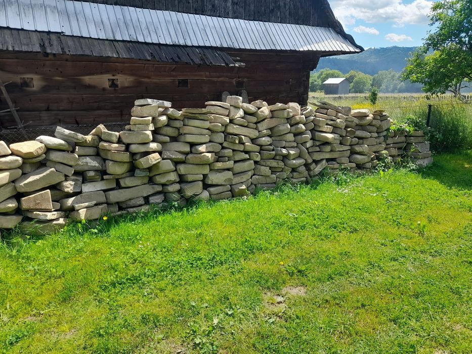 Piata aleasa , (lespezi ) 60 metri patrati